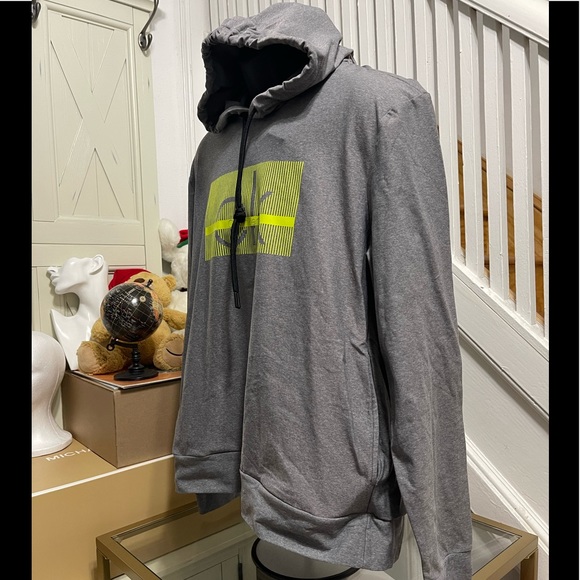 NWT Men’s Size Small Calvin Klein Linear Logo Print Drawstring Hoodie In Gray - Picture 5 of 12
